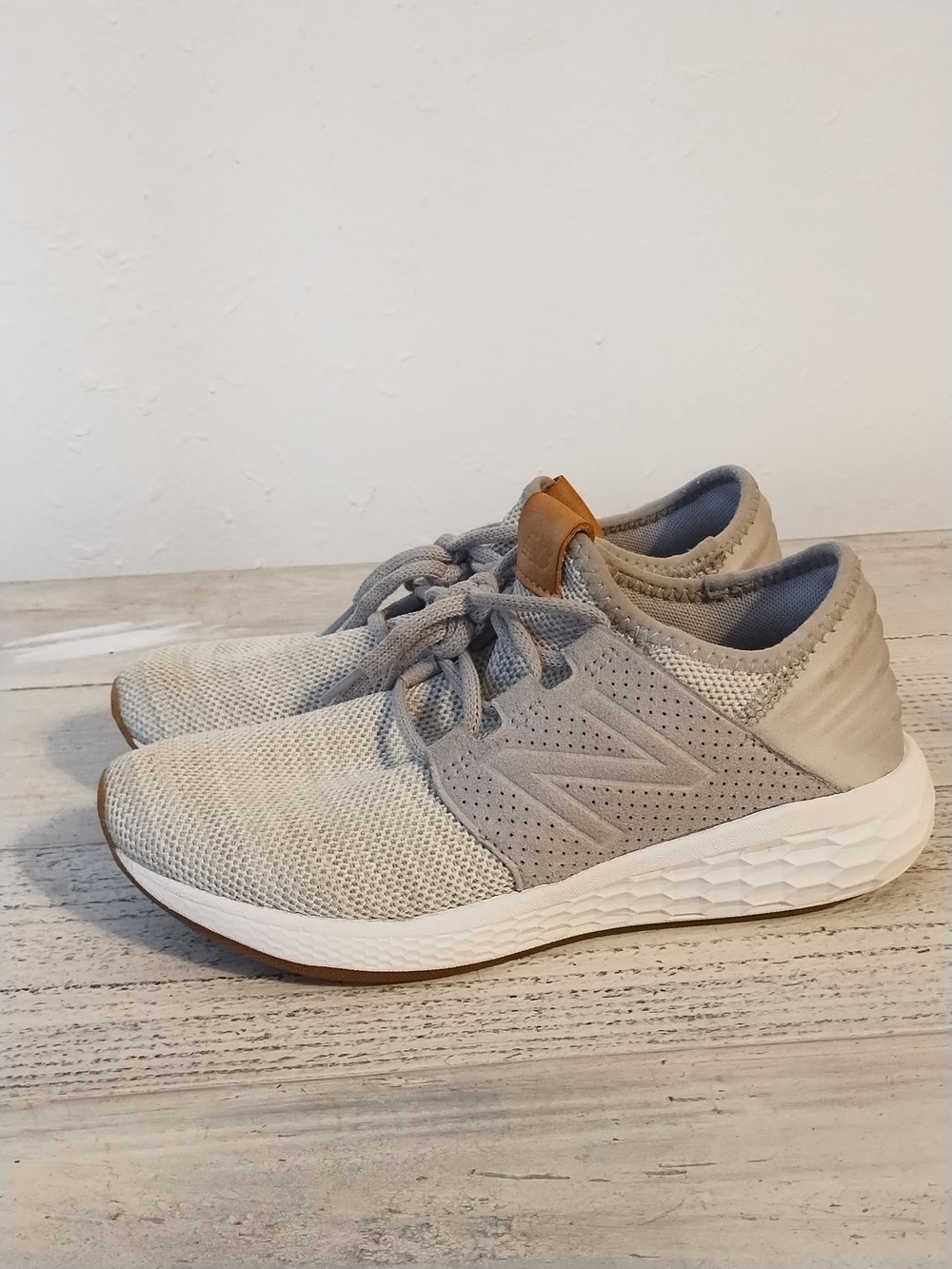 New Balance Fresh Foam Cruz v2 Gray & White Athletic Sneakers Women’s Size 7